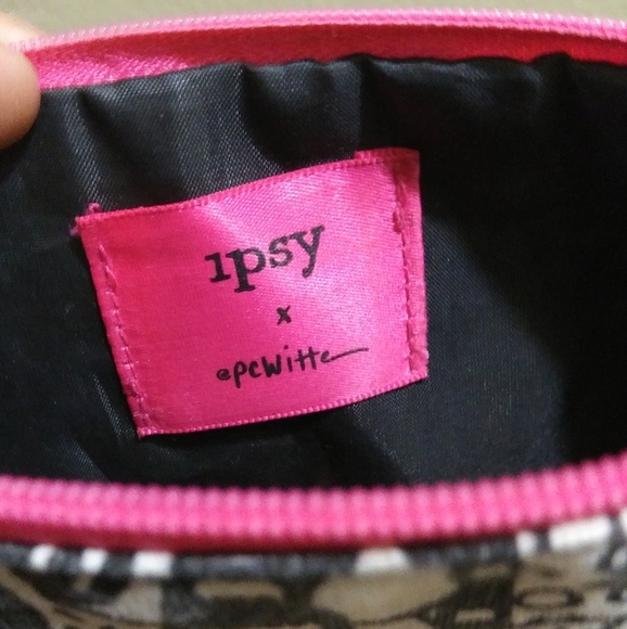 Ipsy Cosmetic Bag - Picture 2 of 16